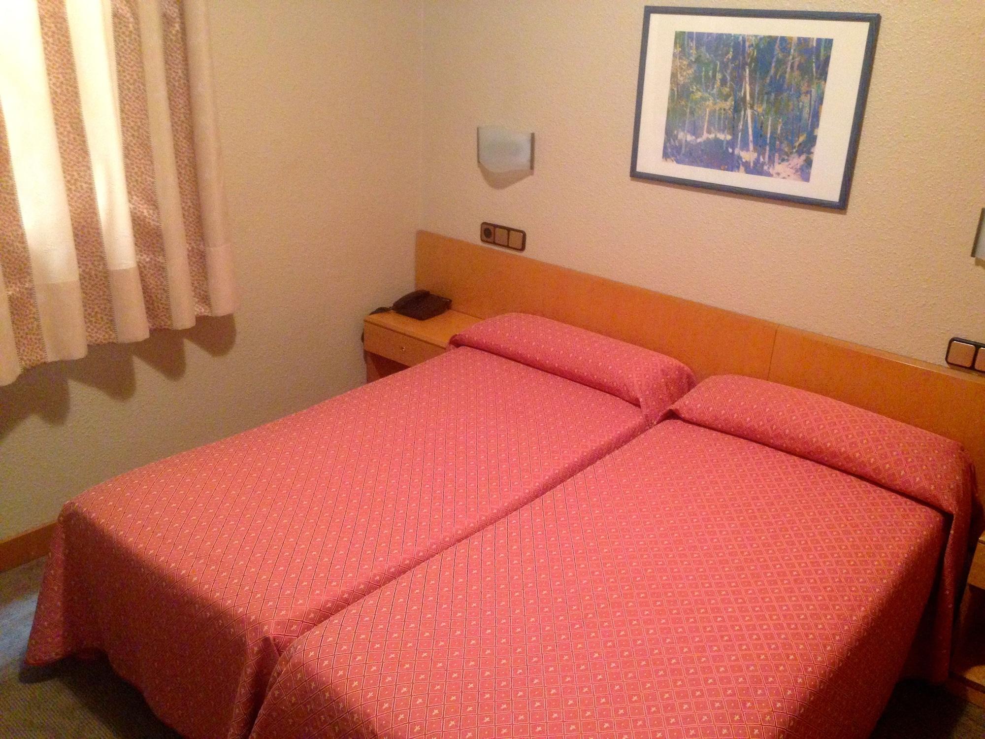 Hotel Pelayo Барселона Екстериор снимка