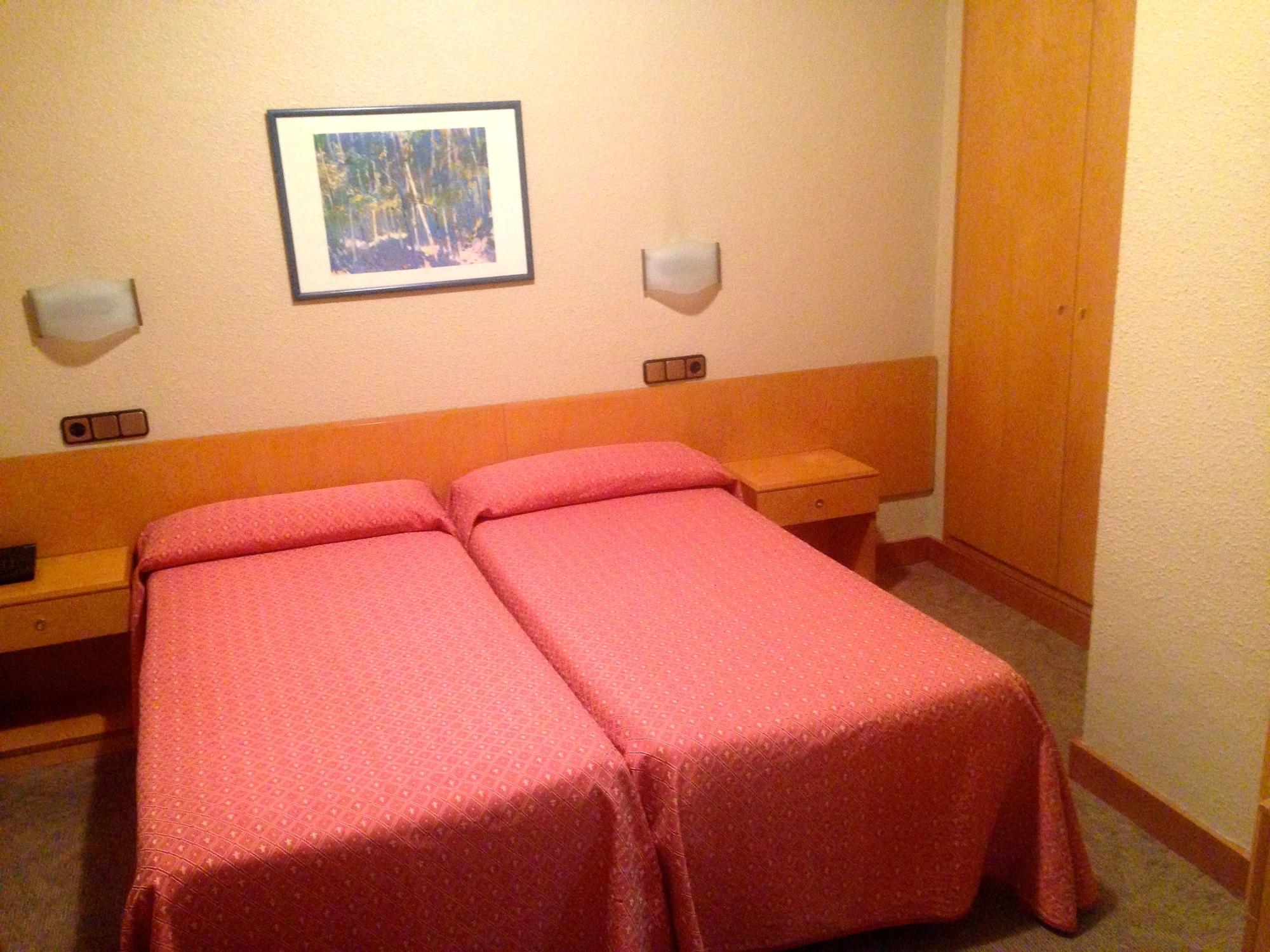 Hotel Pelayo Барселона Екстериор снимка
