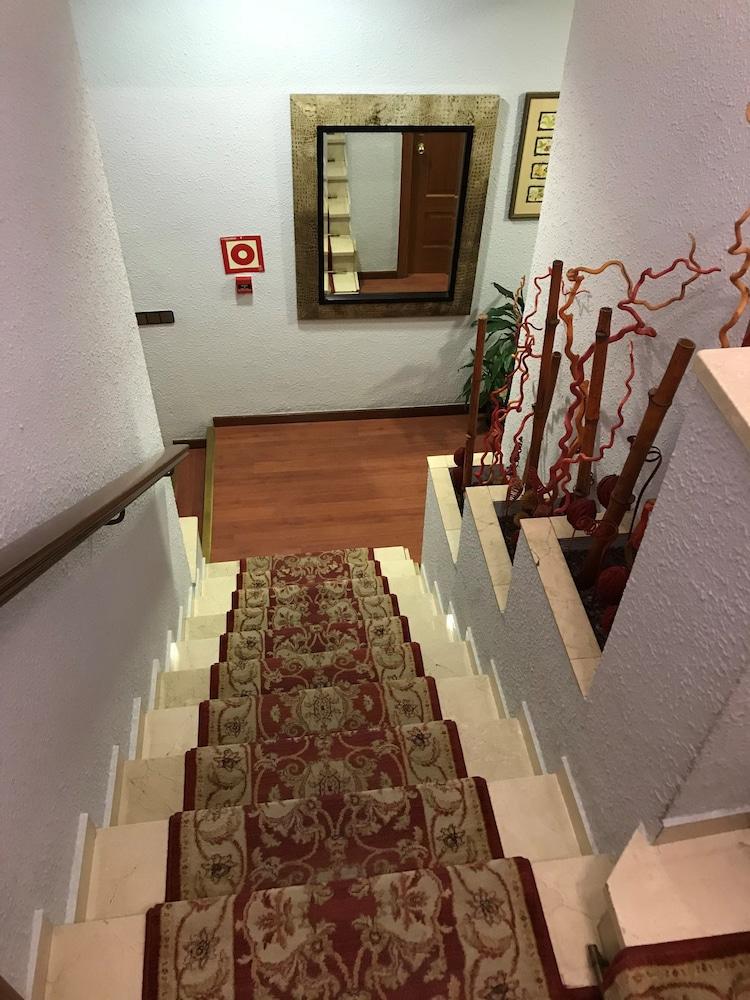 Hotel Pelayo Барселона Екстериор снимка