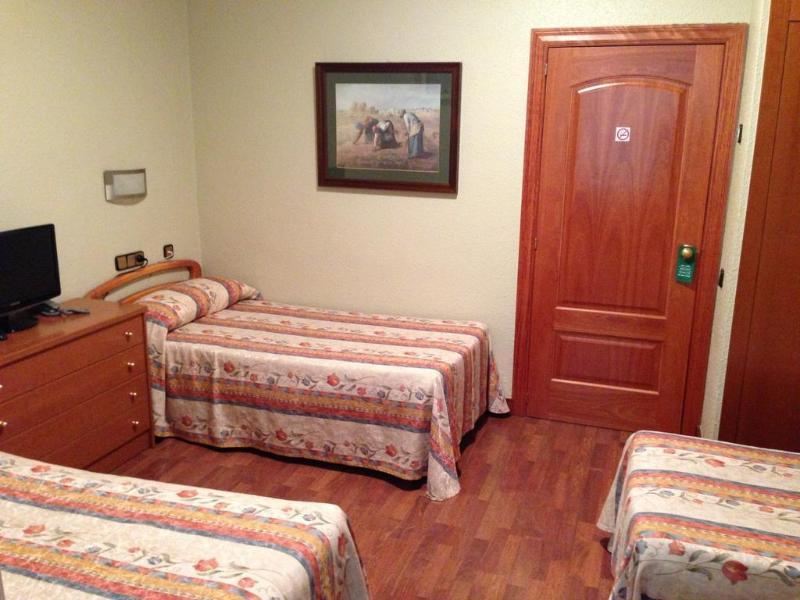 Hotel Pelayo Барселона Екстериор снимка