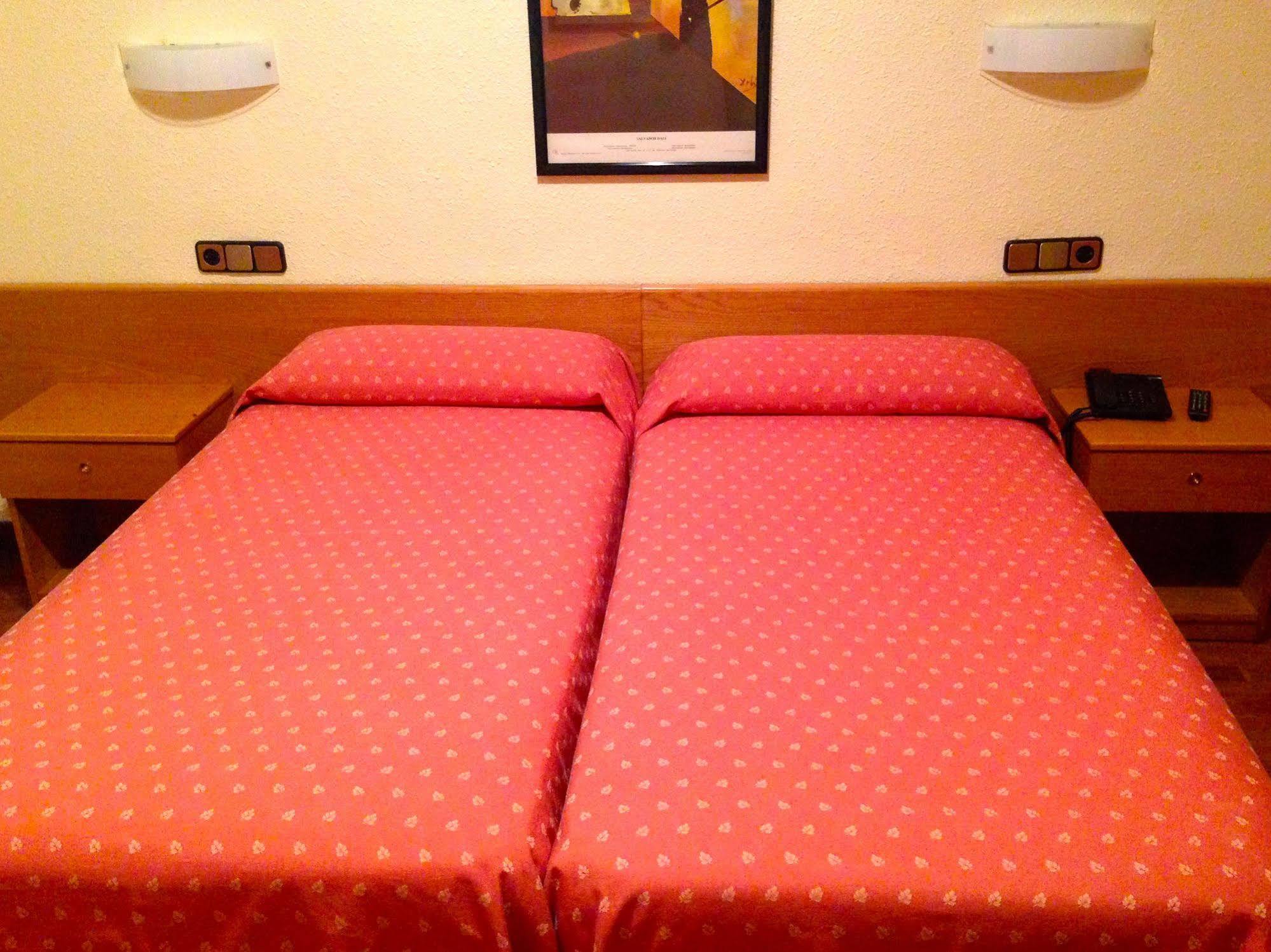 Hotel Pelayo Барселона Екстериор снимка